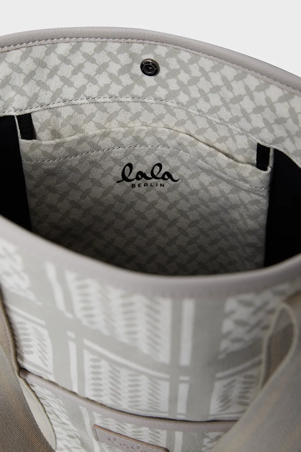 Lala Berlin Tote Carmela 2.0 canvas heritage stripe beige heritagestripebeige Cheap